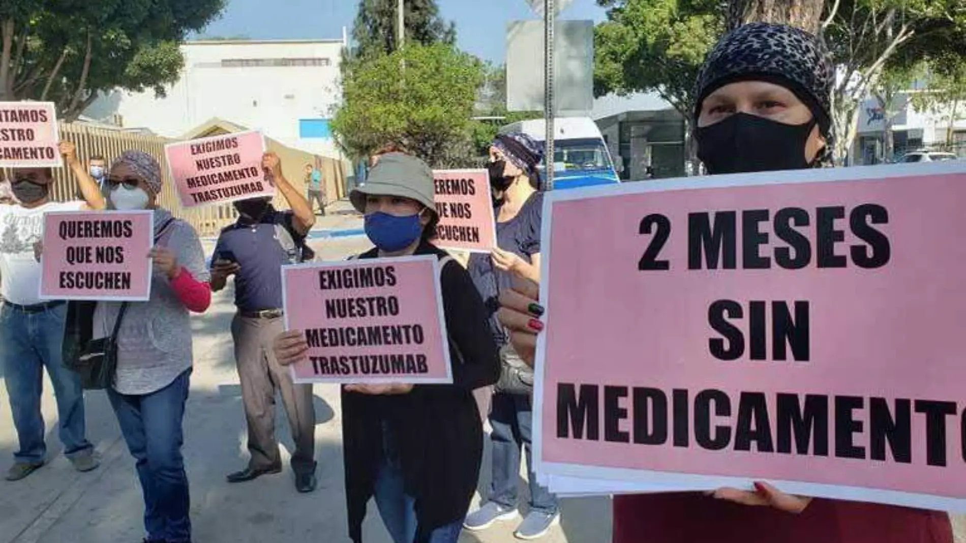 Manifestación, mujeres con cáncer de mama